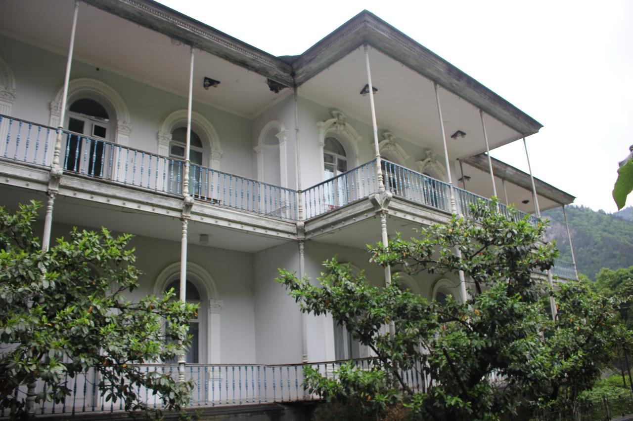 Firuza Hostel Боржоми Екстериор снимка